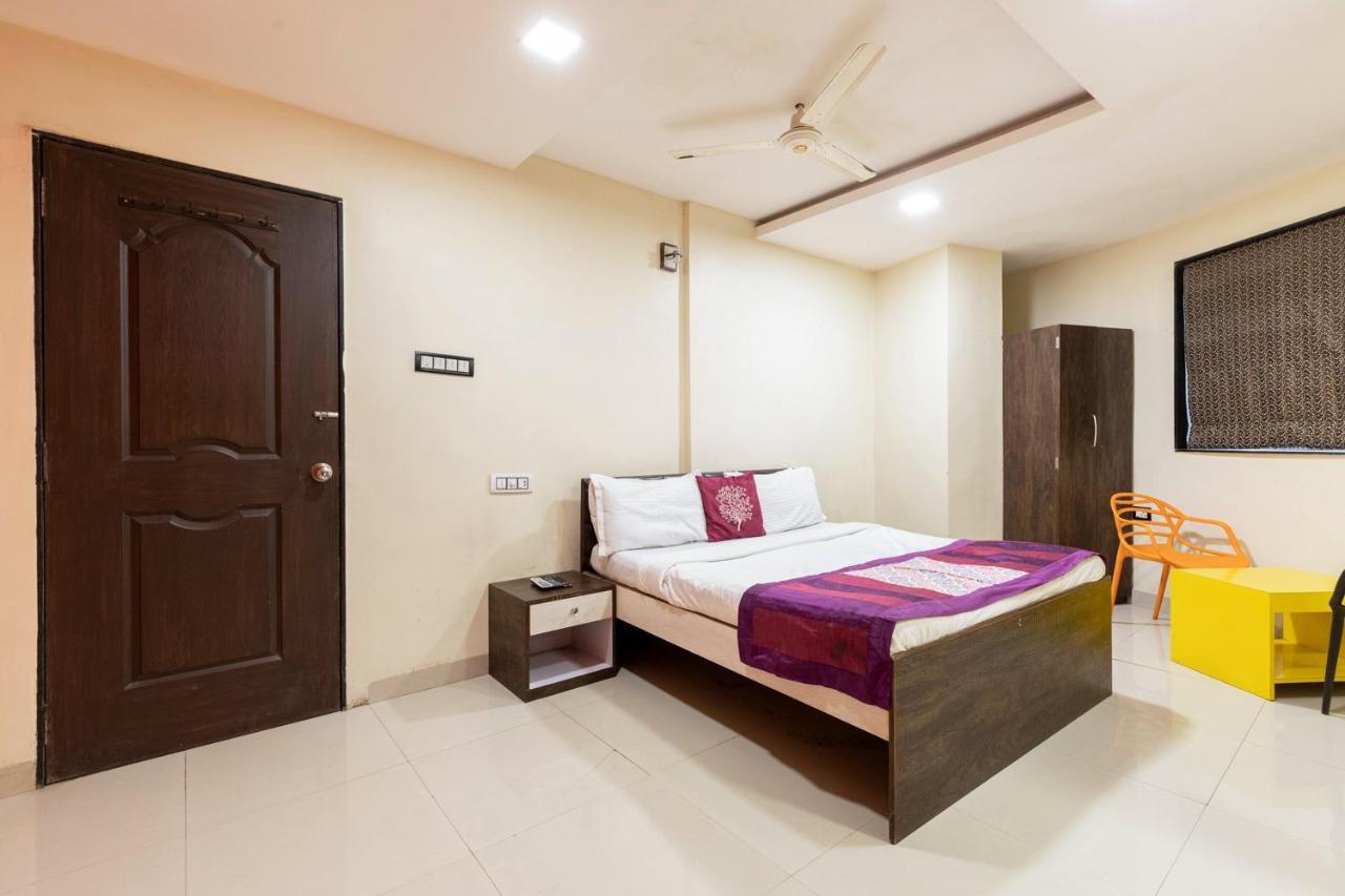 Hotel Girgoan Palace Mumbai  Buitenkant foto