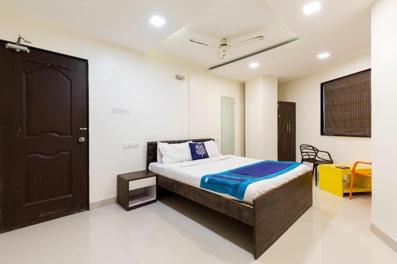Hotel Girgoan Palace Mumbai  Buitenkant foto